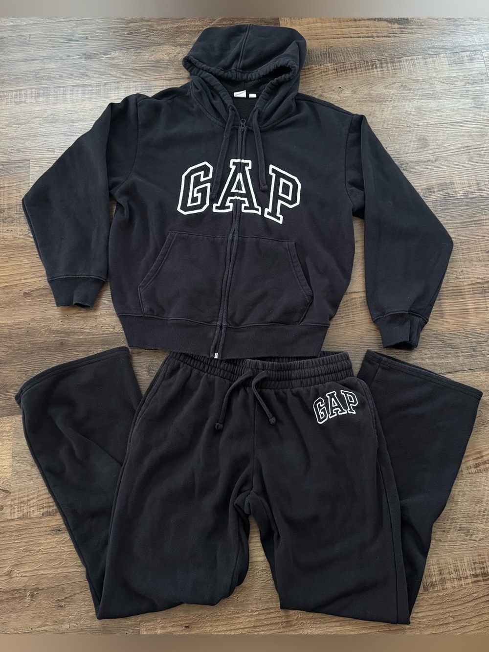 GAP Women’s Small Black Logo Zip Up Hoodie Sweatpants 2 Piece Matching Set